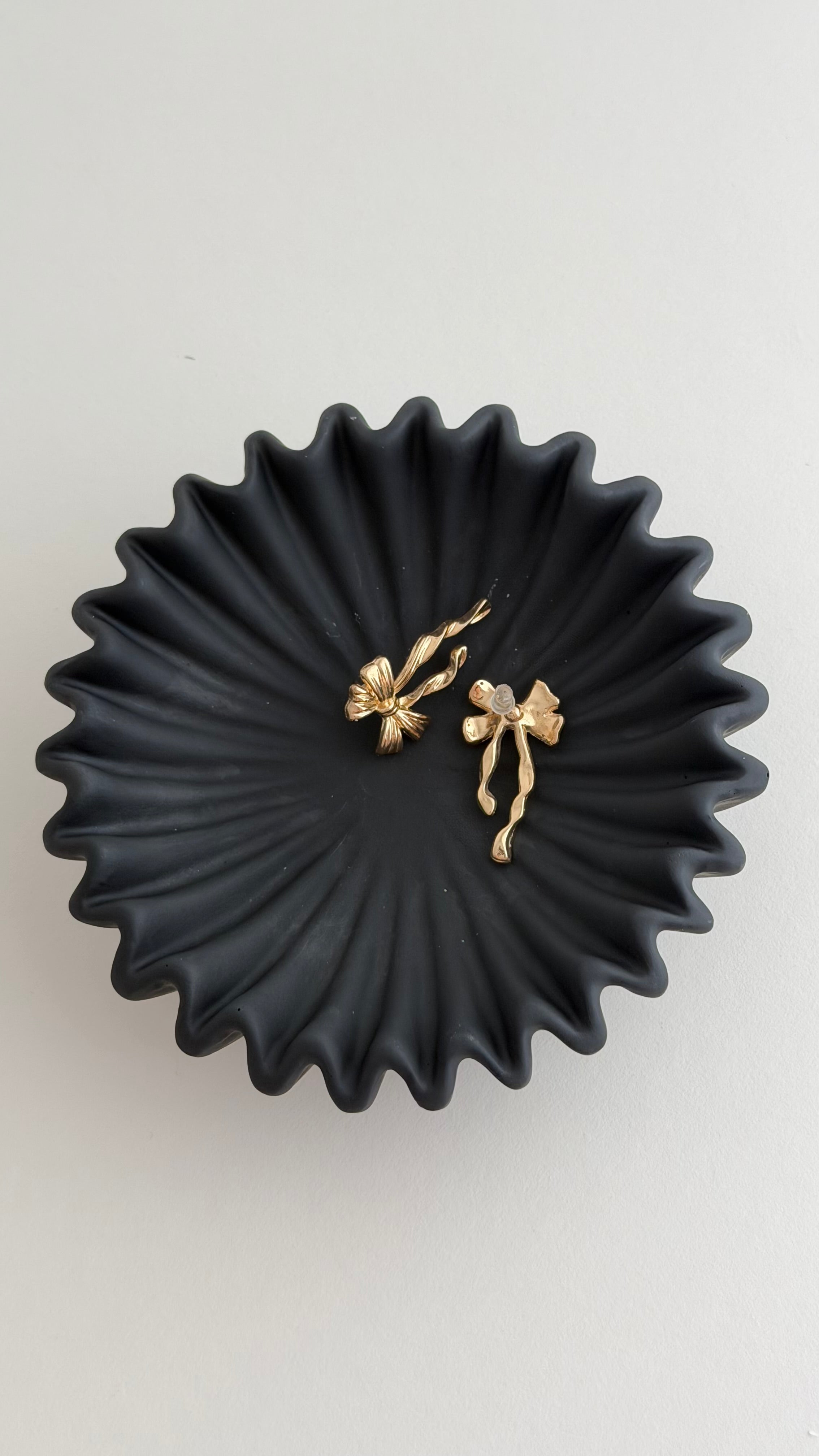 Elara Ruffle Bowl