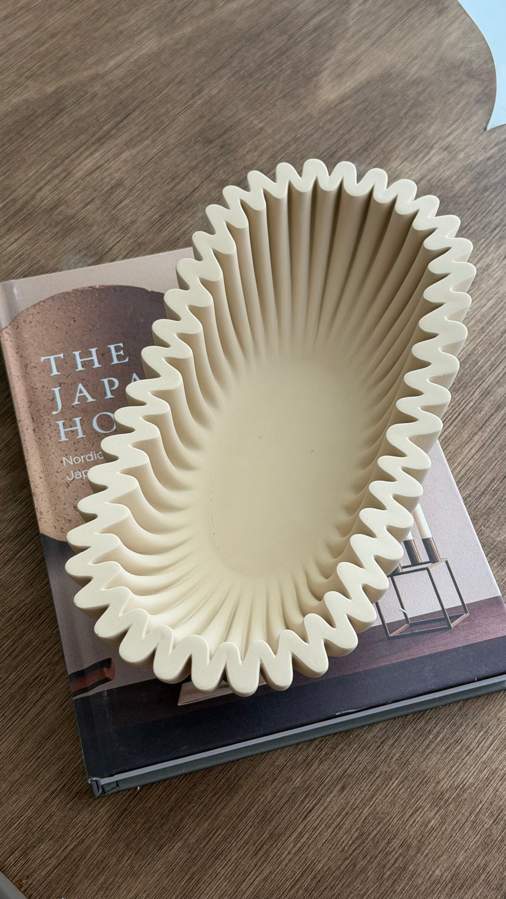 Selene Ruffle Bowl