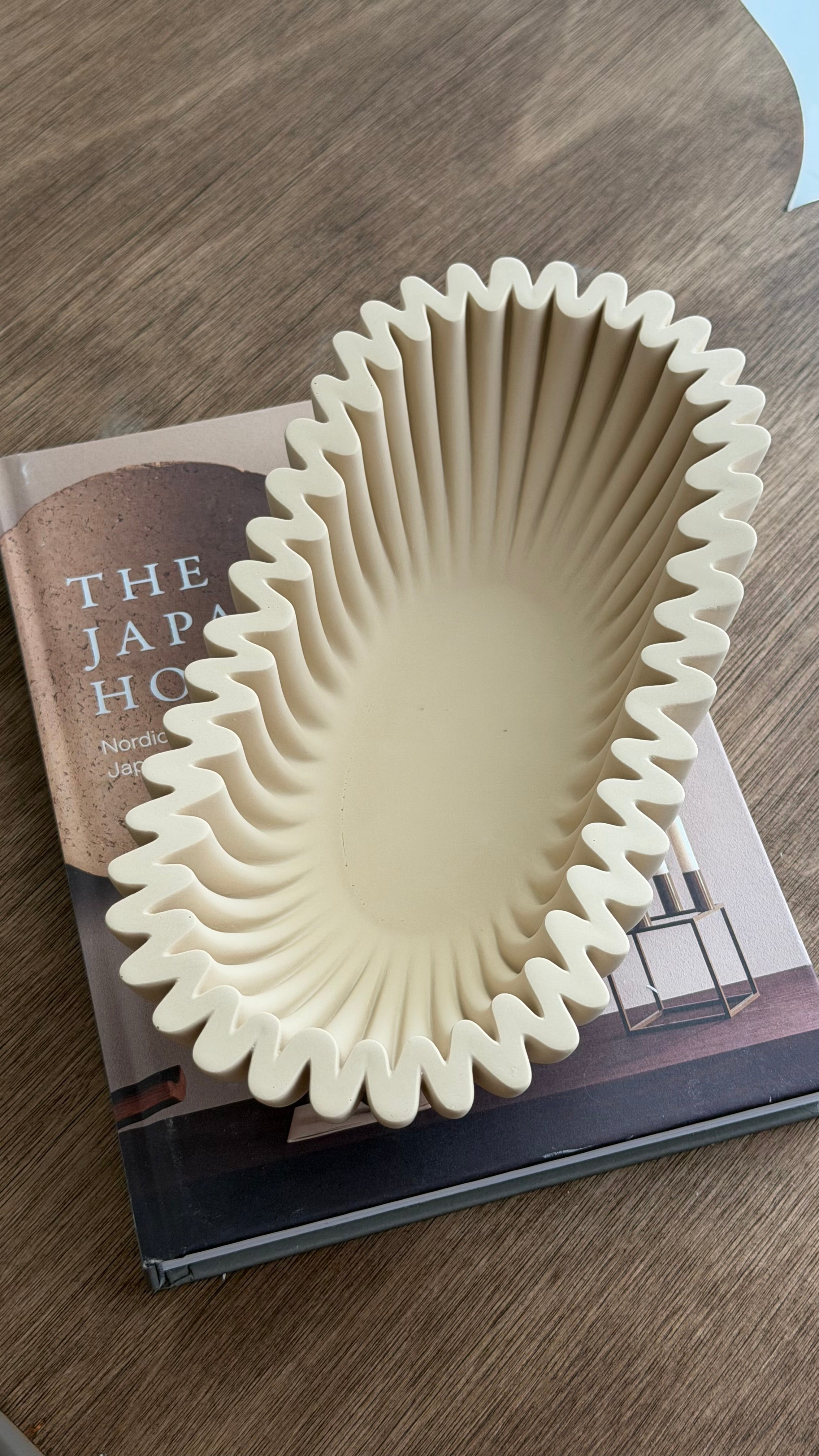 Selene Ruffle Bowl